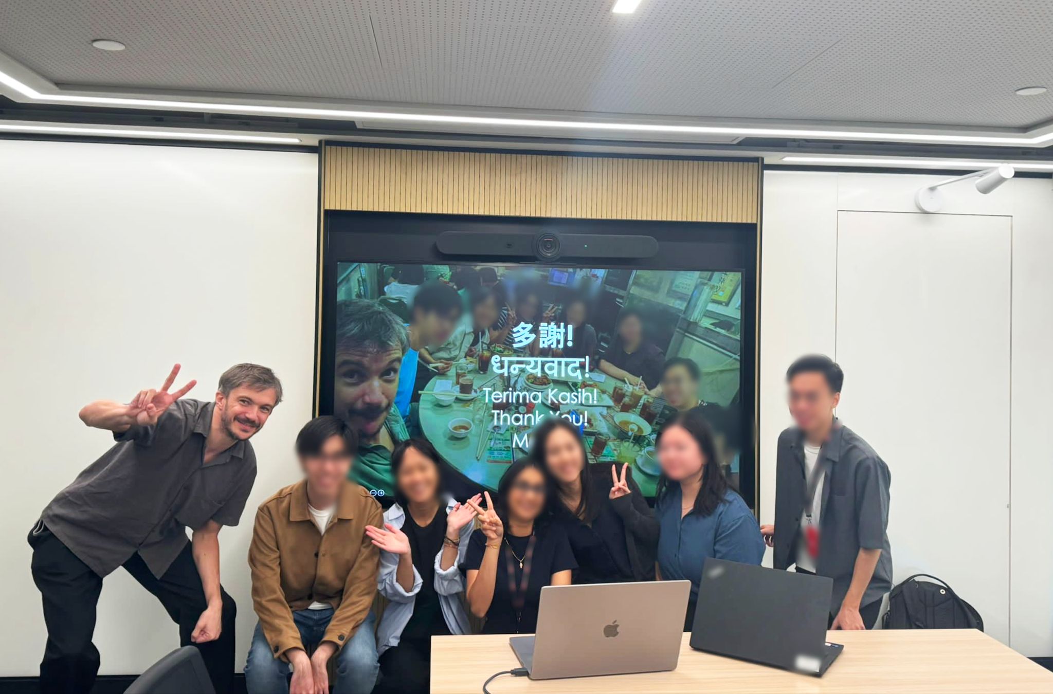 Multilingual thank you screen after training session with participants